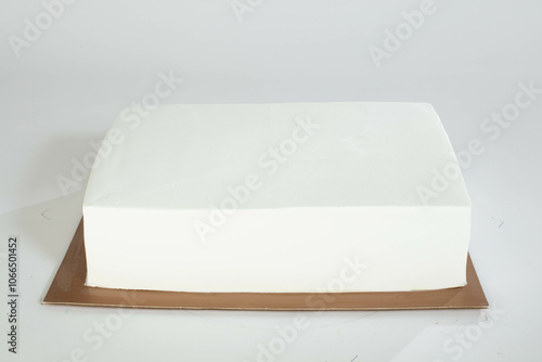 Round and rectangle cake Top view White background Mock up cake