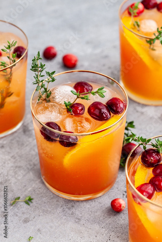 Cranberry-clementine gin tonic