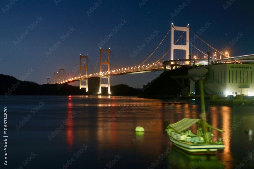 Obraz premium しまなみ海道・来島海峡第一大橋・夜景（愛媛県・今治市）