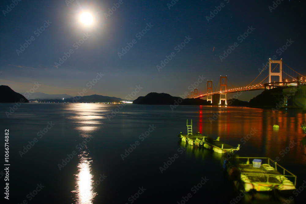 しまなみ海道・来島海峡第一大橋・夜景(愛媛県・今治市) しまなみ海道・来島海峡第一大橋・夜景(愛媛県・今治市)