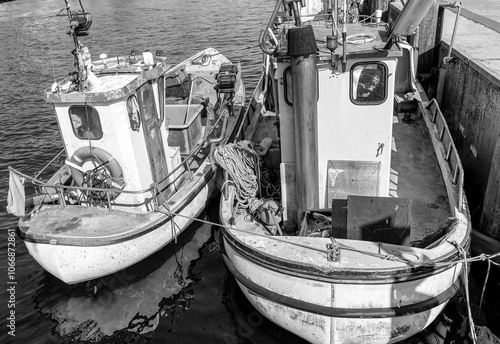 Obraz na płótnie
two small fishing boats in the harbor of the Kiel Fjord w salonie