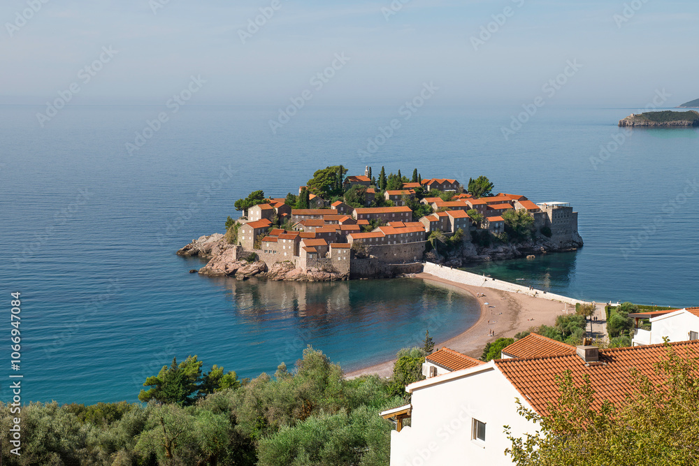 Obraz premium Sveti Stefan historic island village and beach view