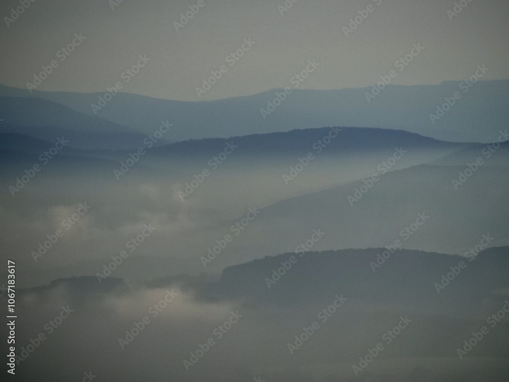 Fototapeta premium misty morning in the mountains