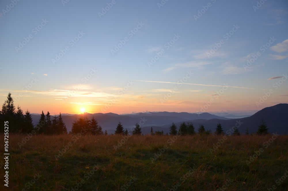 Fototapeta premium sunrise in the carpathian mountains
