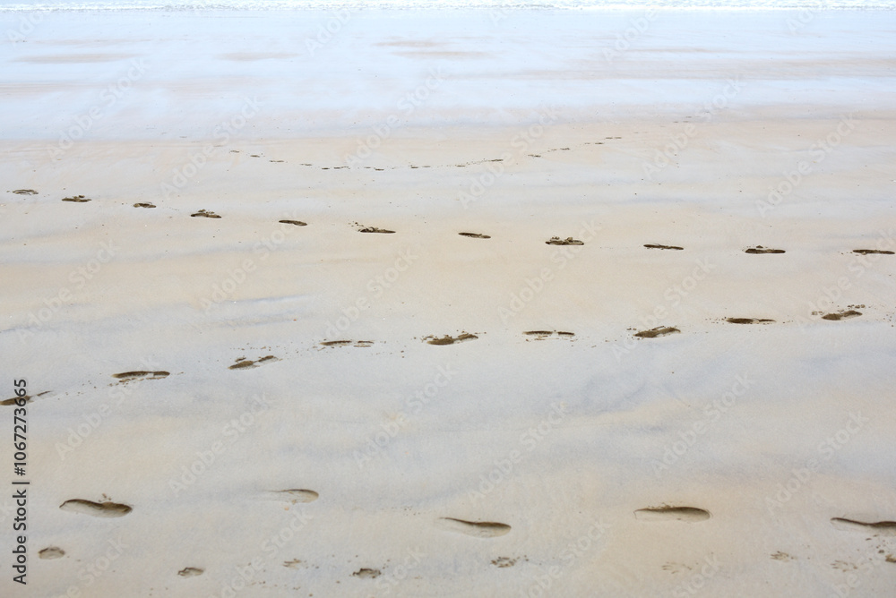 Plage et traces de pas à Saint-Malo Plage et traces de pas à Saint-Malo