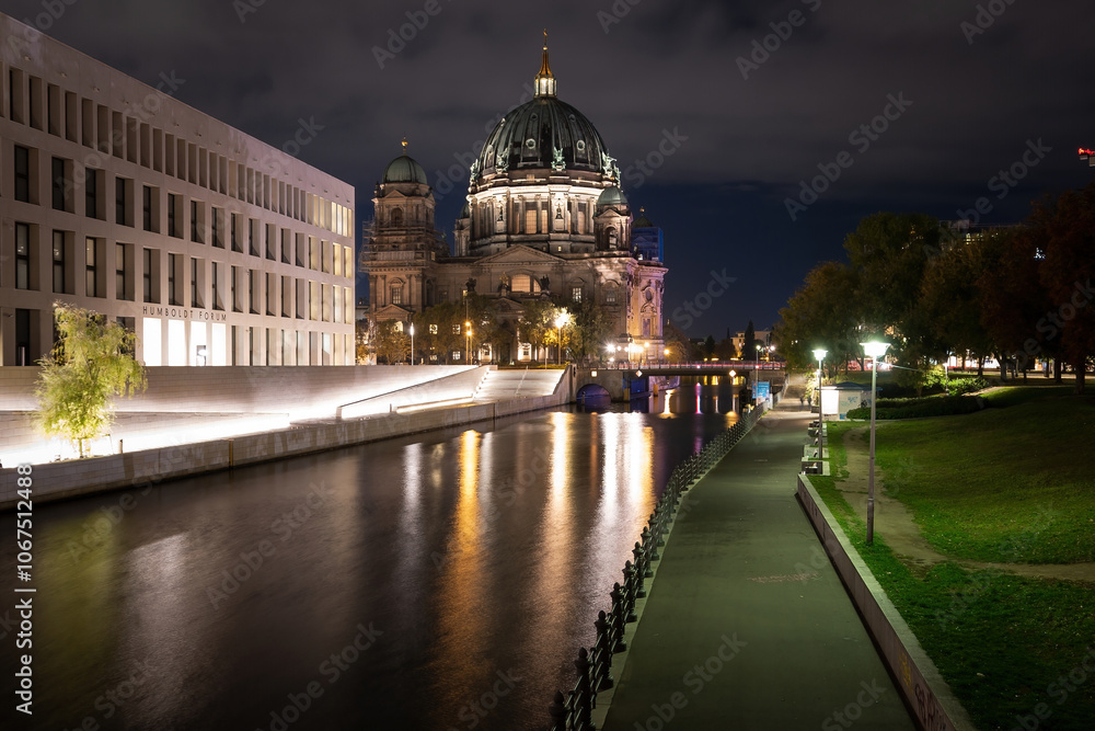 Fototapeta premium View of night Berlin