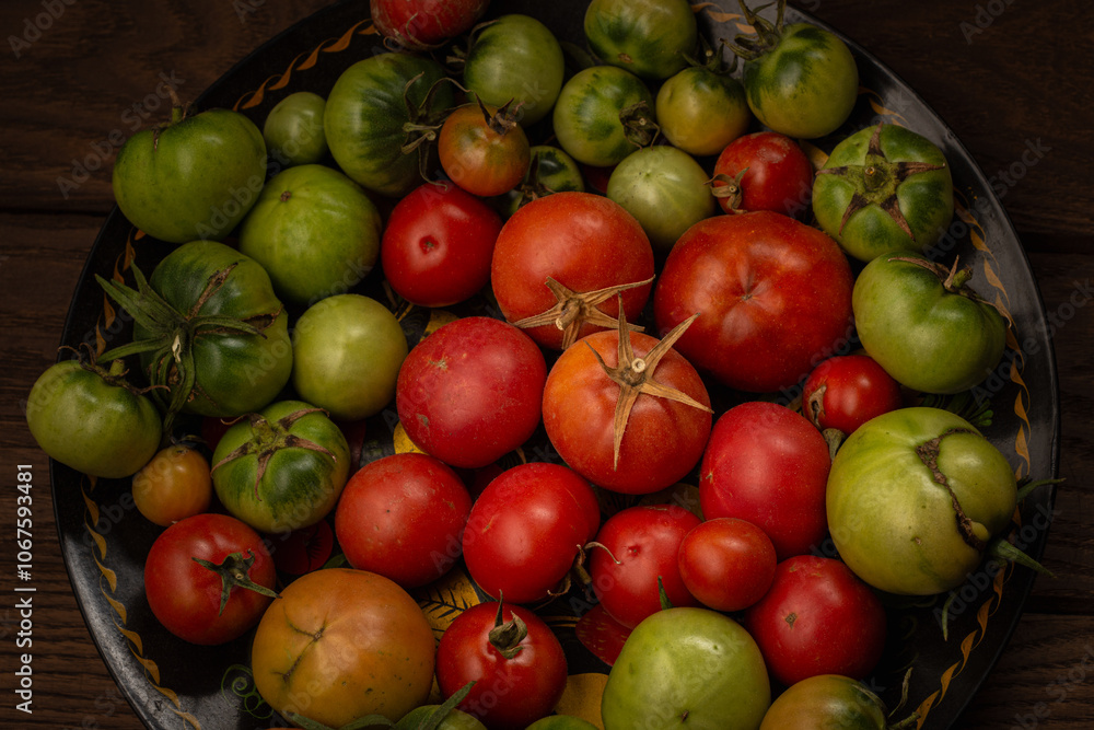 Making a delicious snack from unripe tomatoes. Making a delicious snack from unripe tomatoes.
