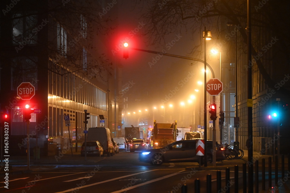 Fototapeta premium Strasse in Frankfurt. Nachts