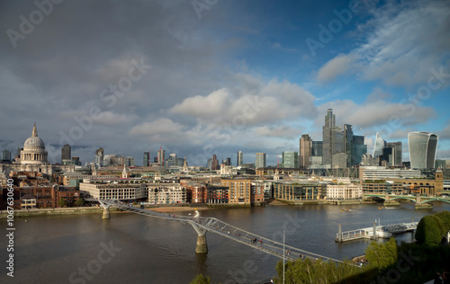 Obraz na płótnie UK, England, London, St Pauls cathedral and city moody sky w salonie