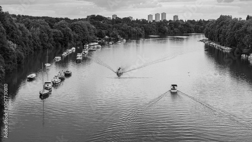 Rivière Erdre Nantaise en Loire Atlantique France photo