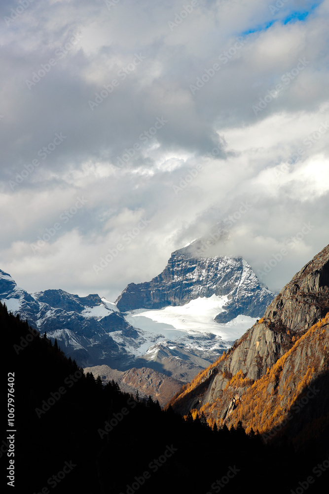 Fototapeta premium Landscape of Siguniang mountain or Four girls mountains with ,located in the Aba Tibetan and Qing Autonomous Prefecture in western Sichuan of China.