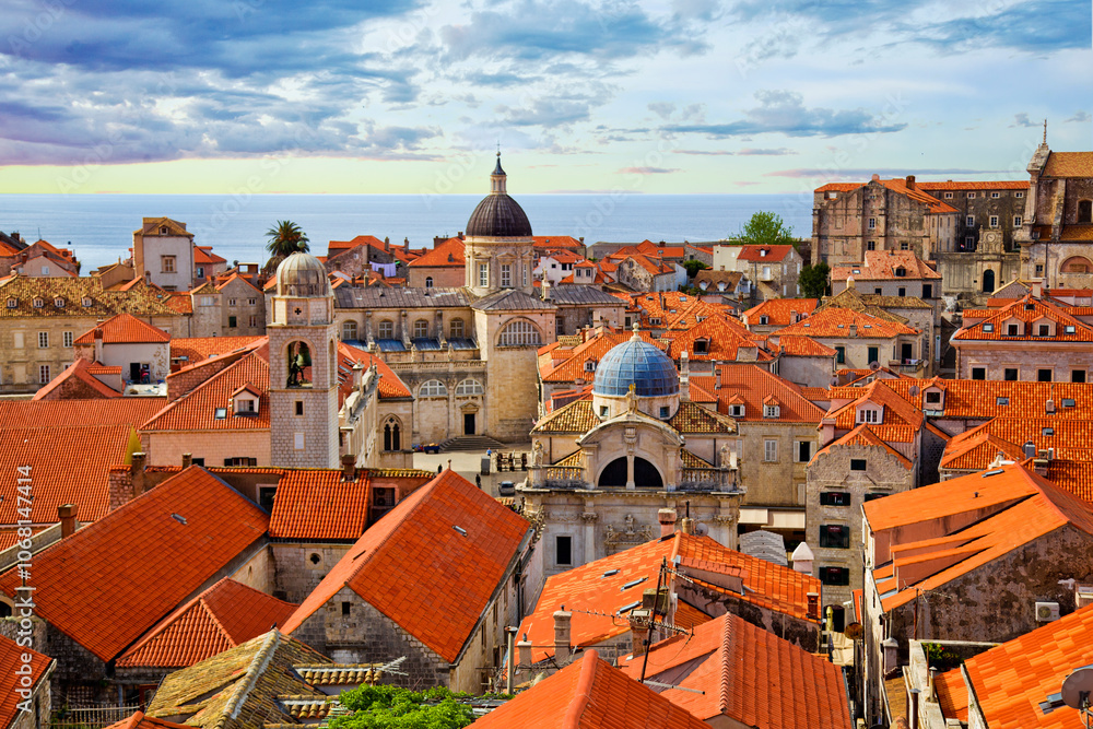 Obraz premium Croatian old town in Dubrovnik city with the port, Croatia.