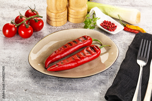 Foto Grilled red spicy pepper snack