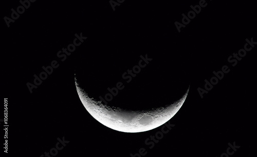 Принти на полотні Moon over Africa