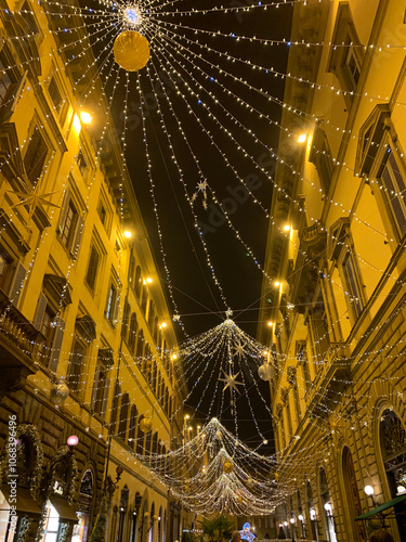 Italia, Firenze, dicembre 2020. Decorazioni natalizie nel centro di Firenze, Italia. photo