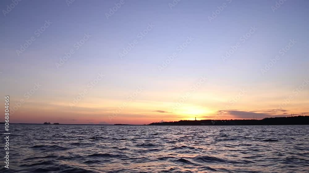 Por do sol no Rio Amazonas no Brasil. Por do sol no Rio Amazonas no Brasil.