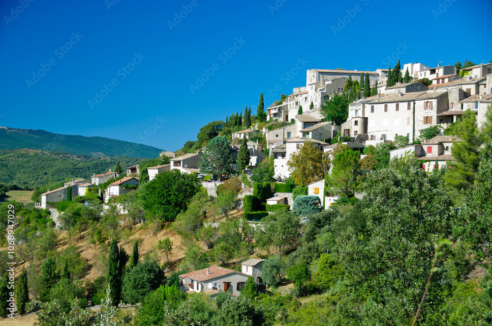 Obraz premium Lurs, le village