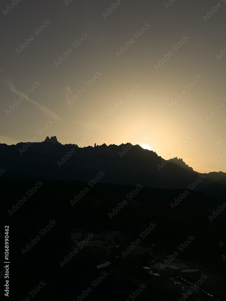 Obraz premium sunset in the mountains