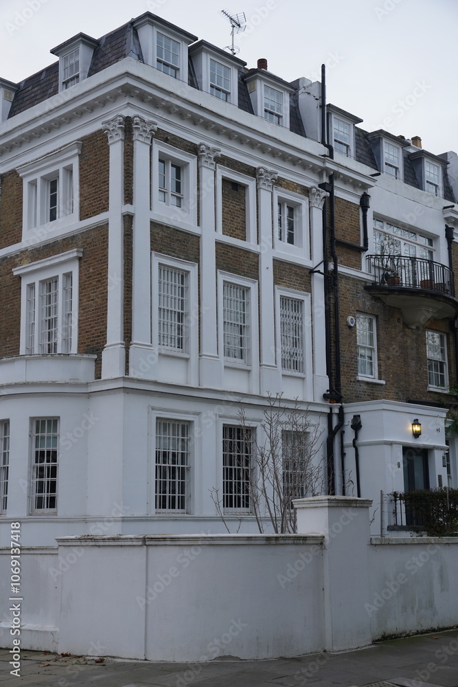 Fototapeta premium Victorian and Edwardian buildings, Autumn in Notting Hill, Kensington and Chelsea, London, United Kingdom