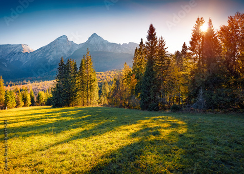 Konstfotografi Colorful autumn sunset in High Tatras (Vysoke Tatry) mountains
