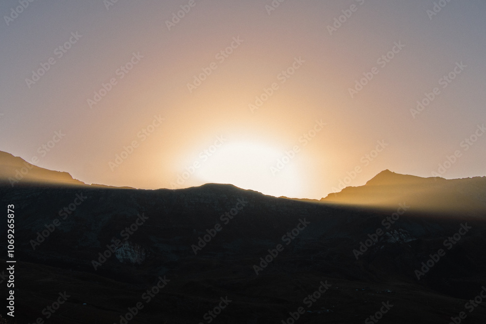 Lever de soleil sur les alpes françaises Lever de soleil sur les alpes françaises