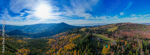 Obraz na płótnie Góry, Beskid Śląski w Polsce. Stożek, góra na granicy Polsko-Czeskiej, panorama jesienią z lotu ptaka. w salonie