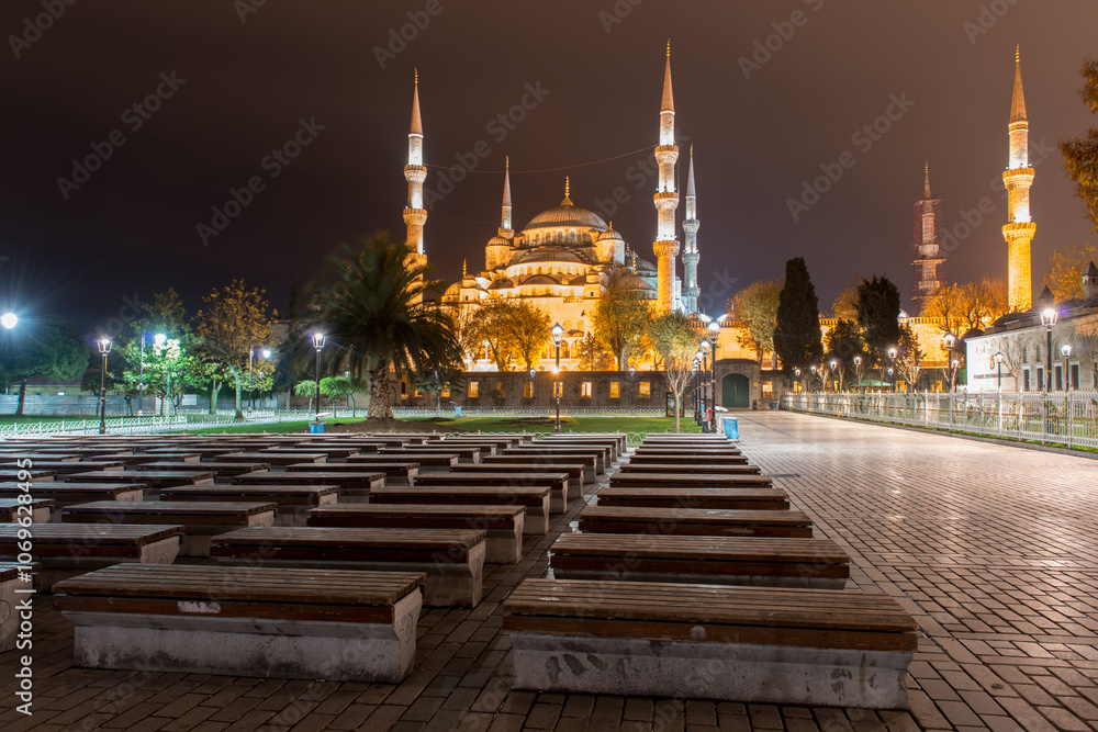 Obraz premium Blue Mosque in Istanbul at night