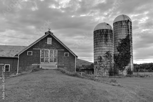 Obraz na płótnie Farmhouse in Vermont w salonie