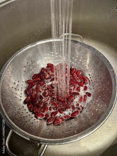 Rinse red kidney beans with water photo