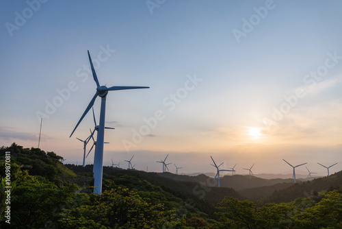 風力発電_夕景_青山ウィンドファーム_7月