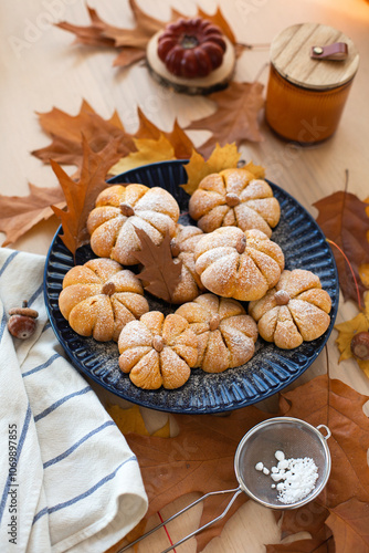 pumpkin shaped buns, thanksgiving idea