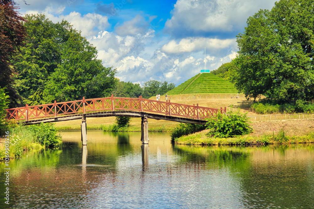 Branitzer Park bei Cottbus - Deutschland - Brandenburg - Brücke - Bridge - Wasser - Sommer - Wolken - Grün - - Reflection - Summer - Island - Cloud Branitzer Park bei Cottbus - Deutschland - Brandenburg - Brücke - Bridge - Wasser - Sommer - Wolken - Grün - - Reflection - Summer - Island - Cloud