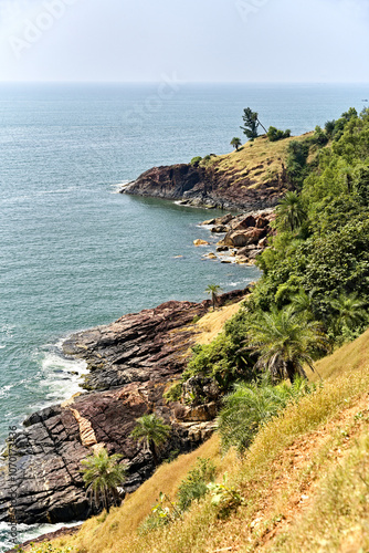 Obraz na płótnie Cliffs and sea: beauty of Gokarna w salonie