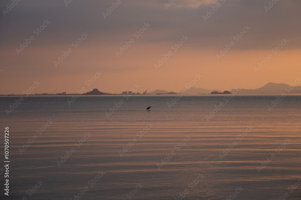 夕暮れに染まる静寂の海 夕暮れに染まる静寂の海
