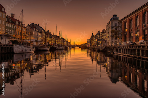 Obraz na płótnie Copenhagen Nyhavn Canal at night w salonie