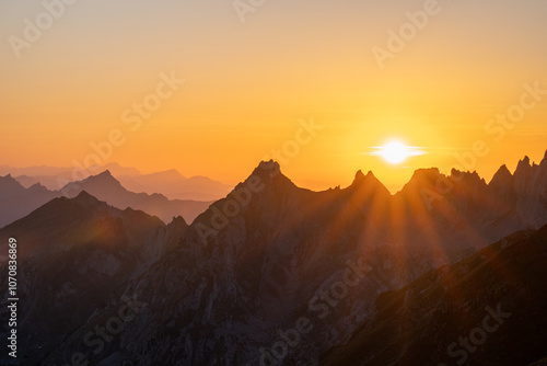 Sonnenuntergang am Rotsteinpass/ Alpstein/ Schweiz photo