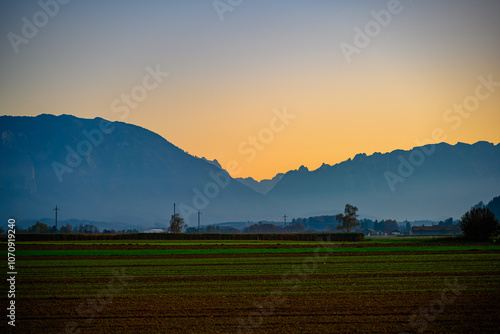 Abendstimmung über dem Rupertiwinkel photo