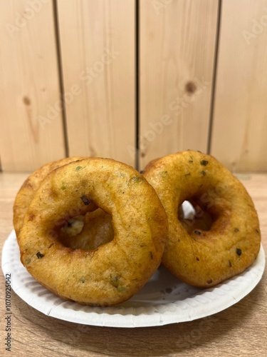 Onion rings with potatoes and dill