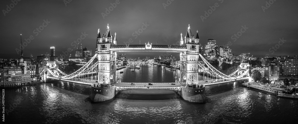 Obraz premium Black and white architecture of London, aerial view