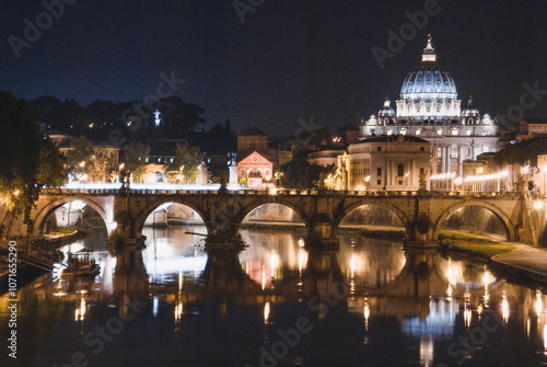 Obraz na płótnie st peters basilica in Vatican city at night over Tevere river w salonie