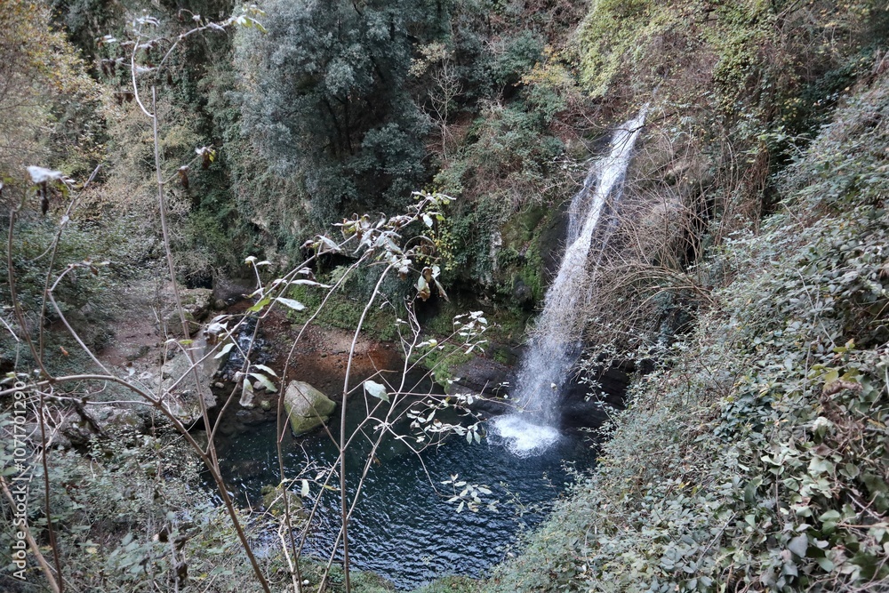 Carpinone - Cascata Grande dal sentiero di accesso
