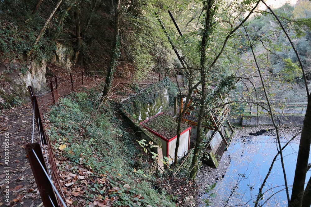 Carpinone - Stazione di manovra delle paratie della centrale Enel sul Torrente Carpino
