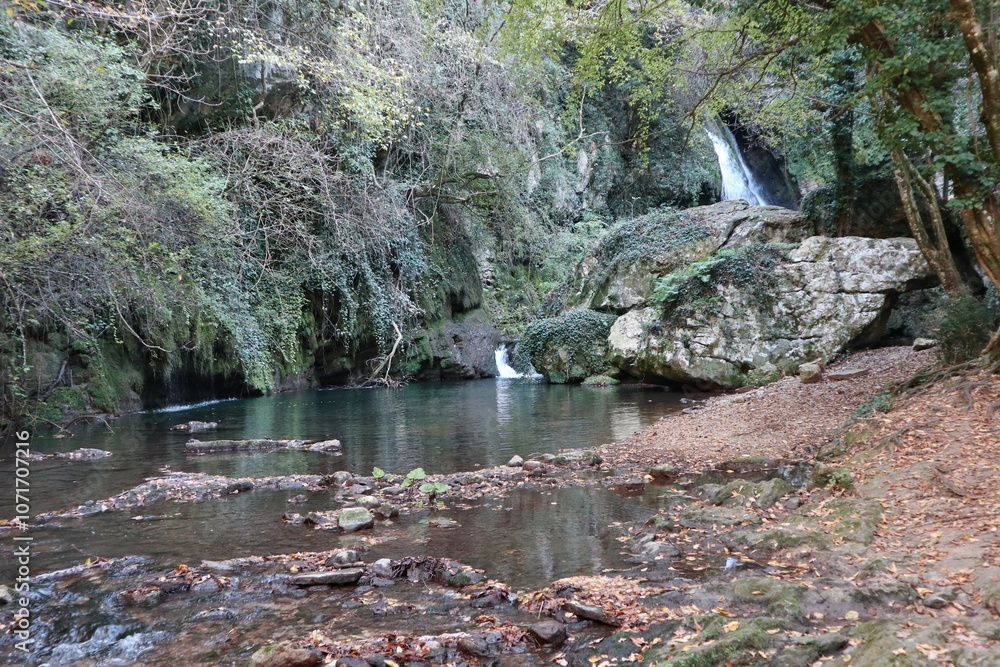 Carpinone - Tratto del Torrente Carpino a valle della cascata