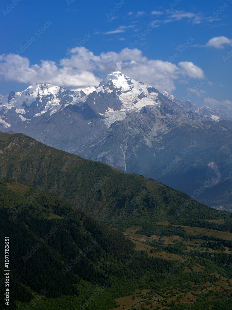 Fototapeta premium Beautiful clouds over the mountain range.