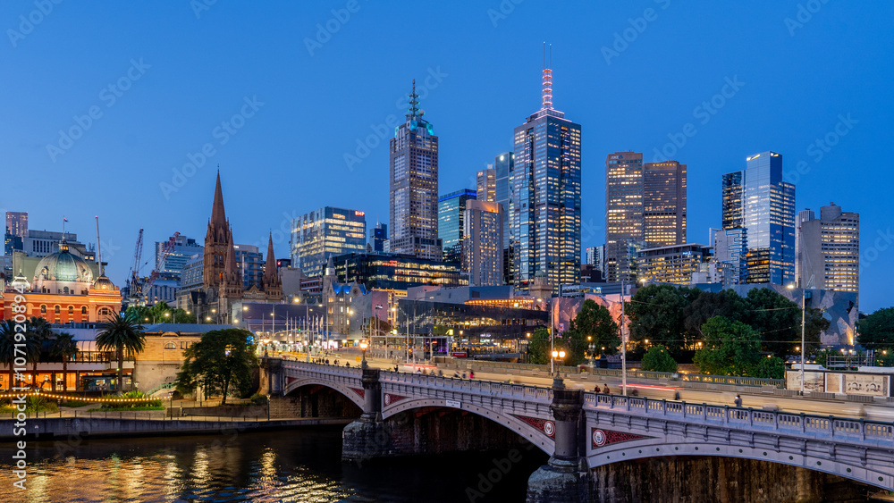 Fototapeta premium Melbourne City Skyline At Dusk