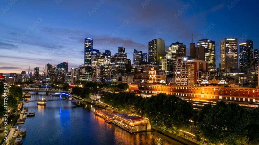 Fototapeta premium Melbourne City Skyline at Sunset Ariel View