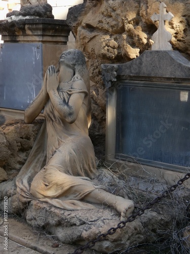 Esculturas funerarias en el Cementerio