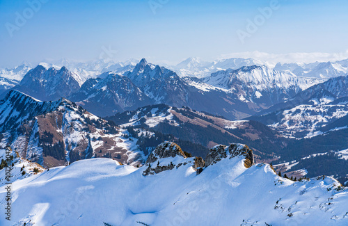 Obraz na płótnie View on winter mpuntains from Rochers-de-Naye peak, Montreux, Alps. w salonie