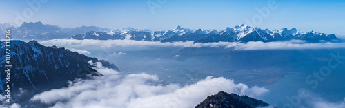 Obraz na płótnie View on winter mpuntains from Rochers-de-Naye peak, Montreux, Alps. w salonie