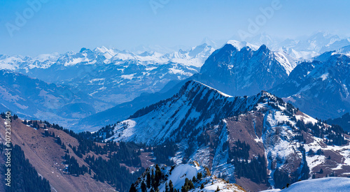 Obraz na płótnie View on winter mpuntains from Rochers-de-Naye peak, Montreux, Alps. w salonie